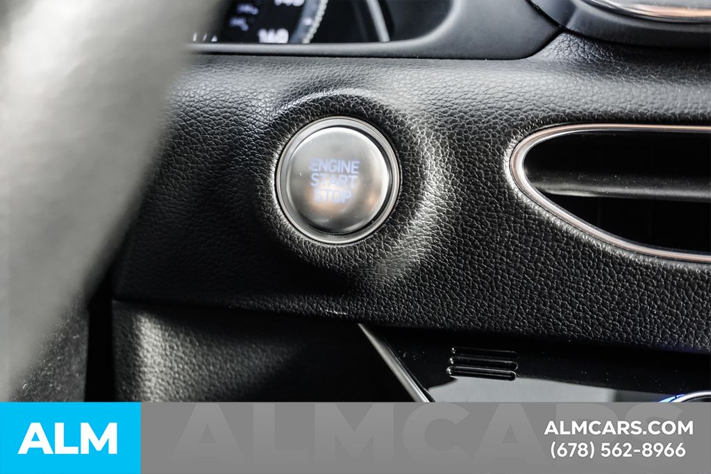 Used 2020 Silver Hyundai SEL image 27