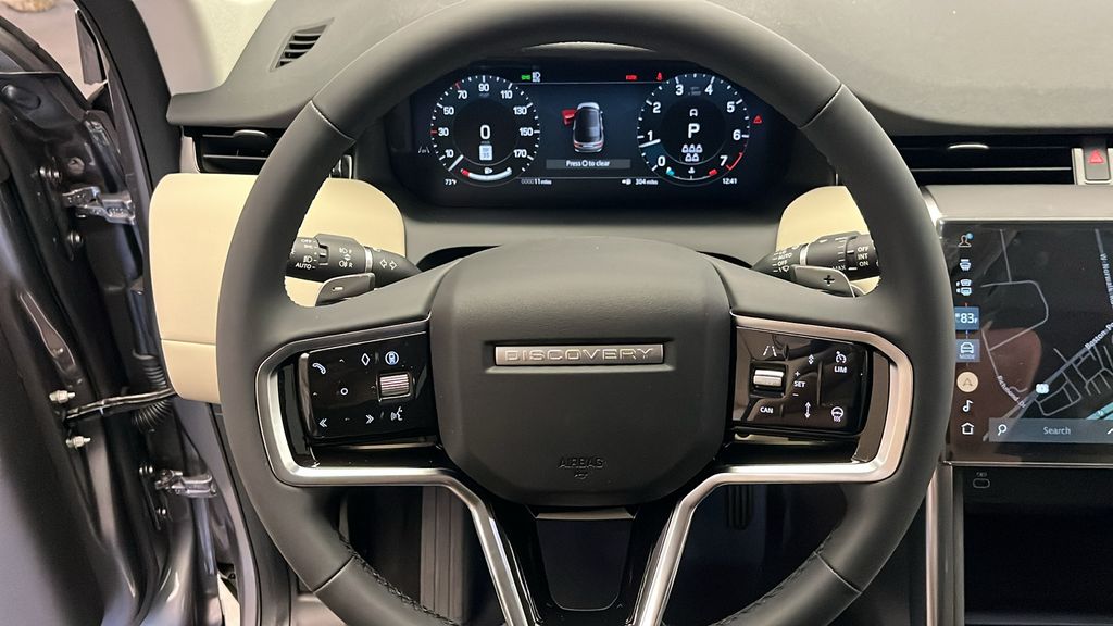 2025 Land Rover Discovery Sport S 13
