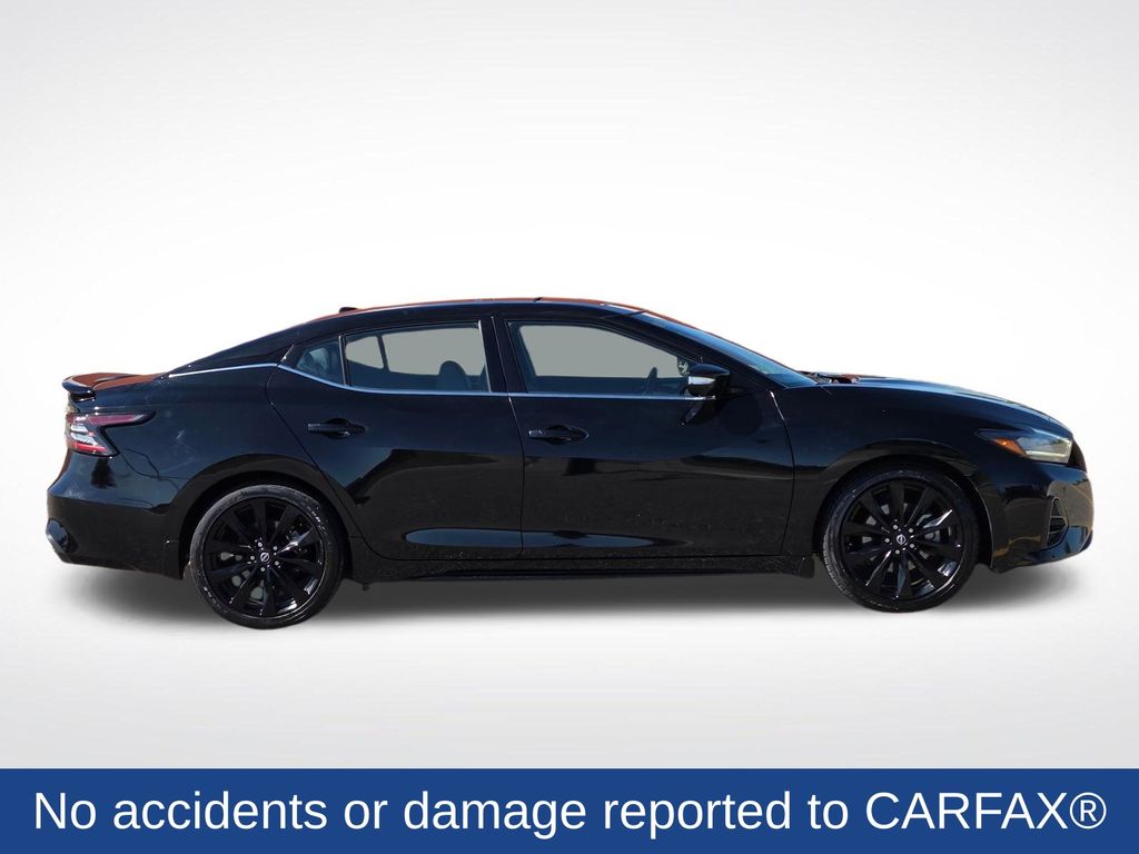 2023 Nissan Maxima SR