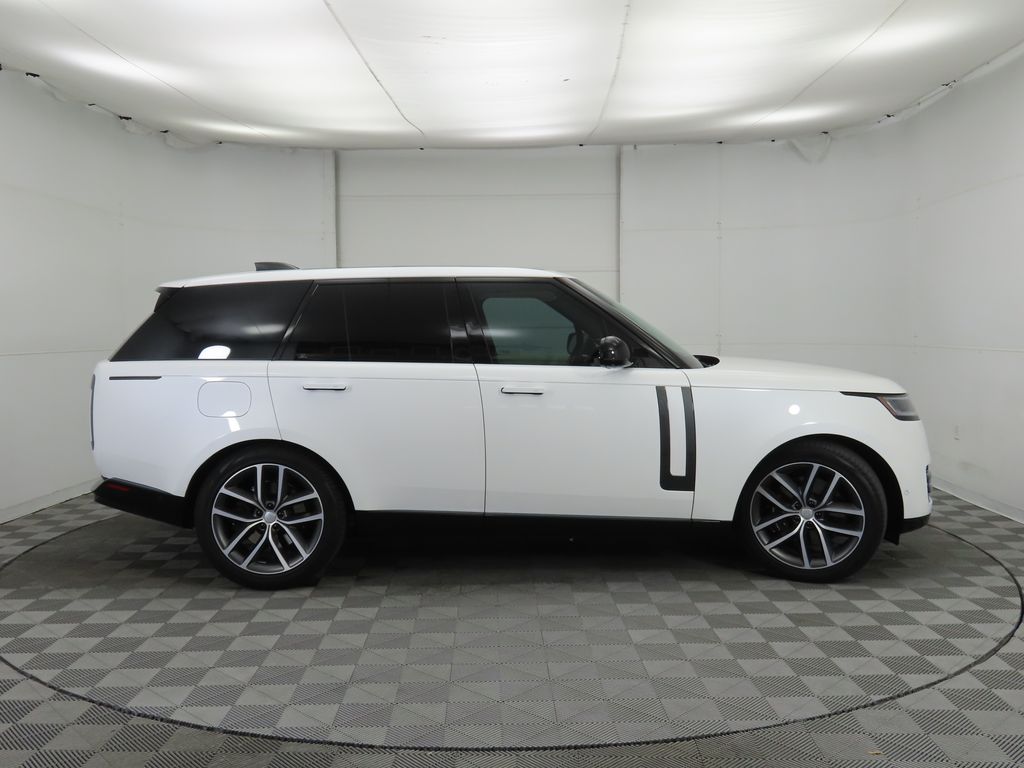 2024 Land Rover Range Rover SE 4
