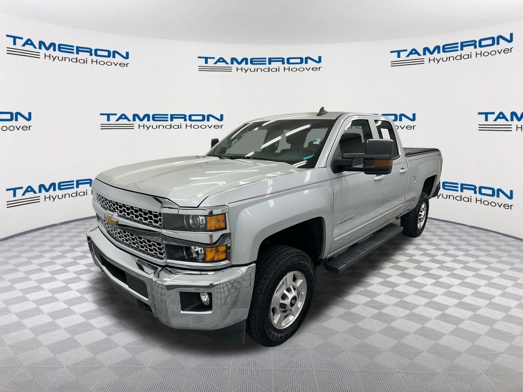 Silver Ice Metallic 2019 Chevrolet Silverado 2500HD Pickup Truck Four-Wheel Drive 6-Speed Automatic Overdrive