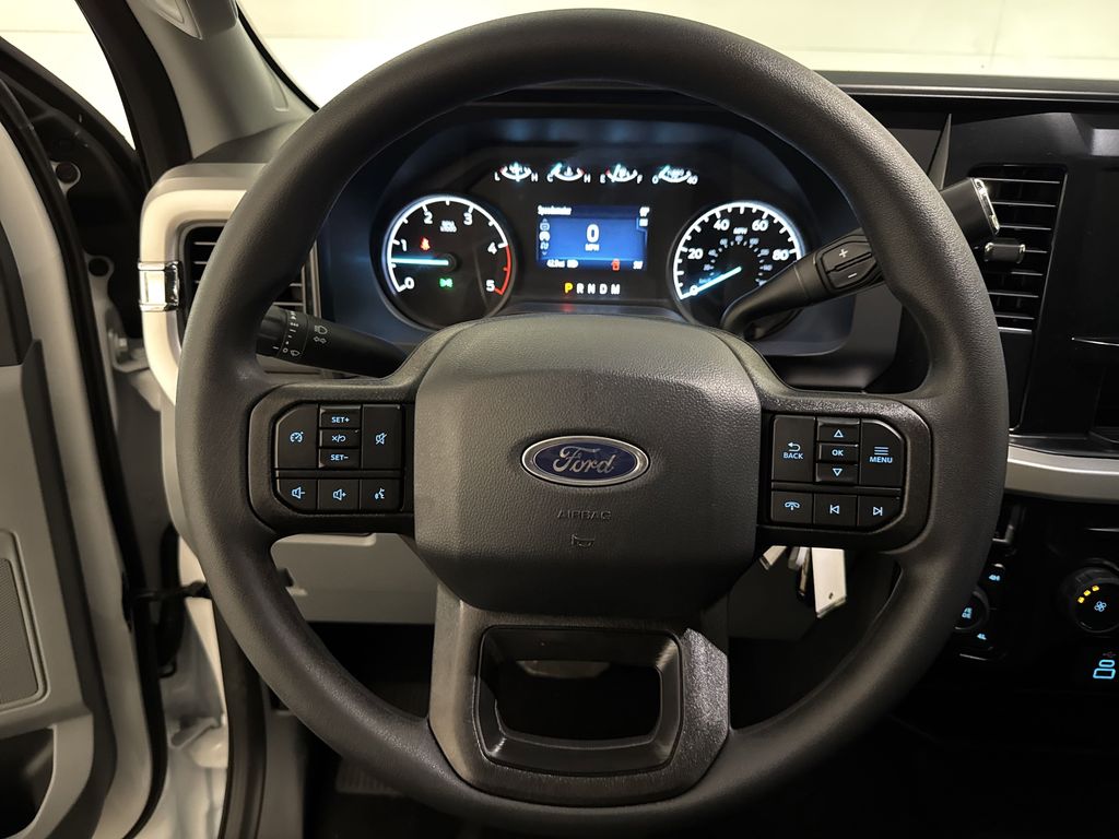 2025 Ford F-250 photo 8