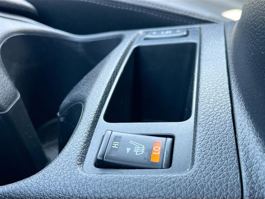 Used 2022 Gray Nissan SL image 20