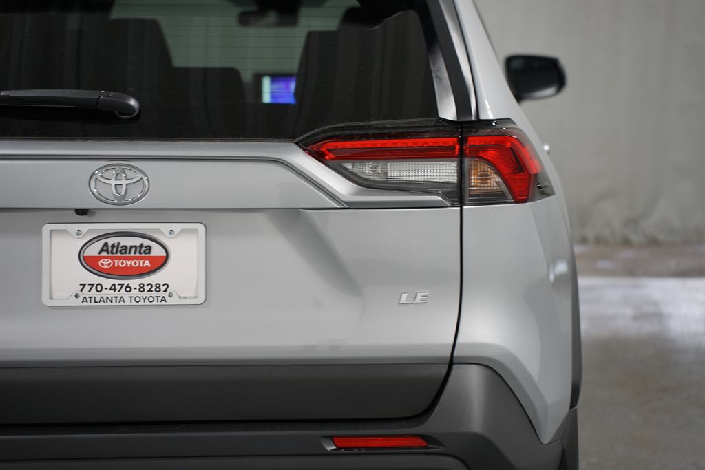 2025 Toyota RAV4 LE 10