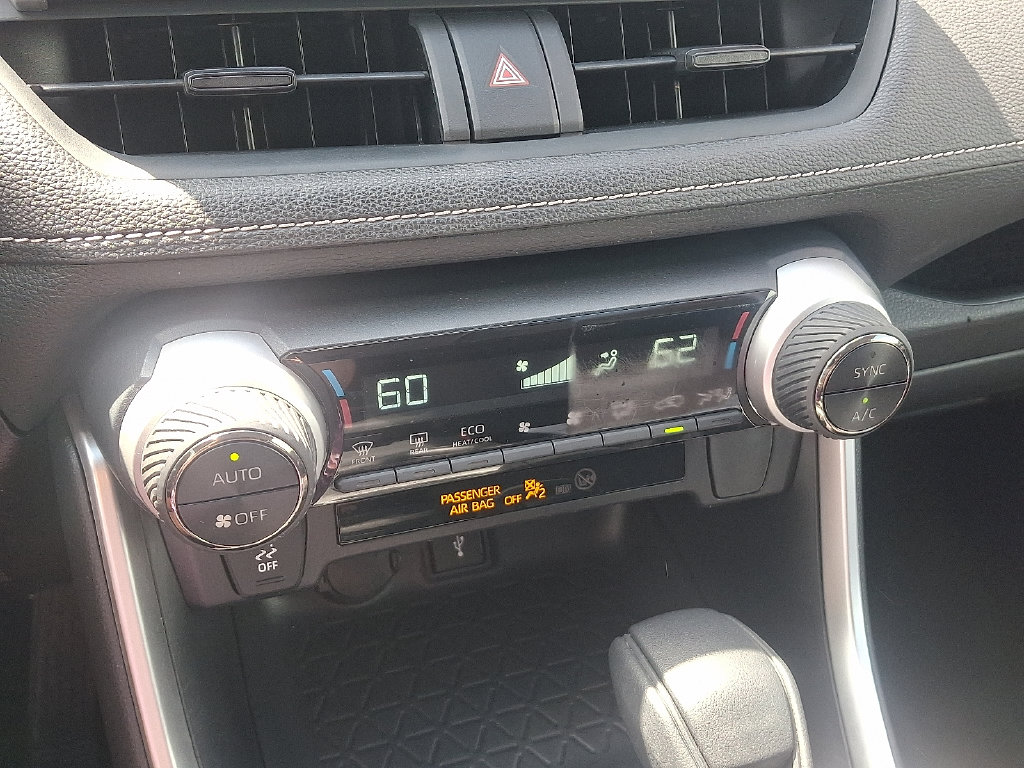 Thumbnail: 2021 Toyota RAV4 - 17