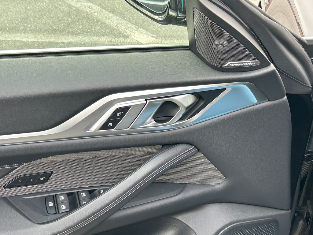 Thumbnail: 2025 BMW i4 - 12
