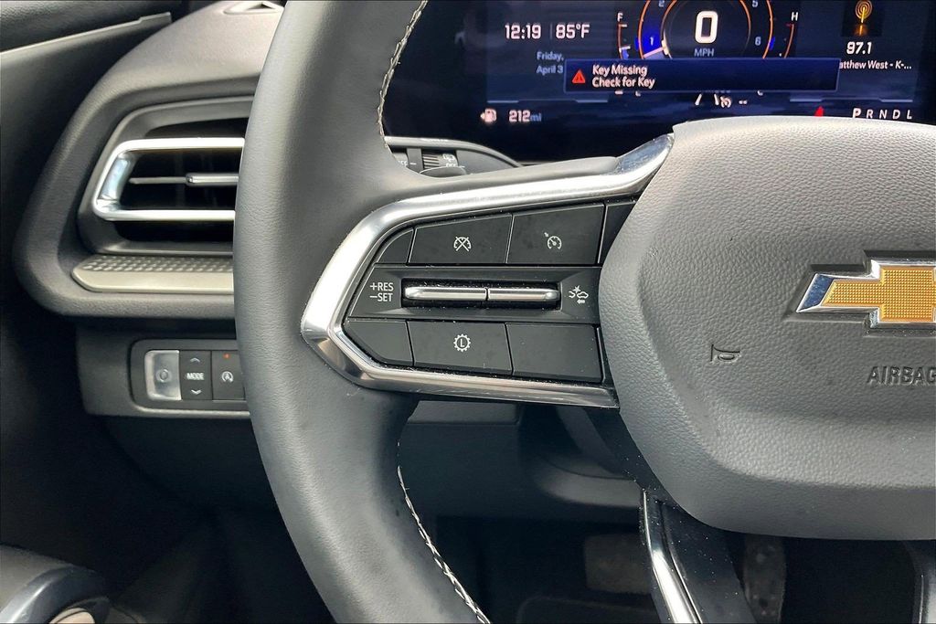 Used 2025 Chevrolet Traverse LT 4D Sport Utility