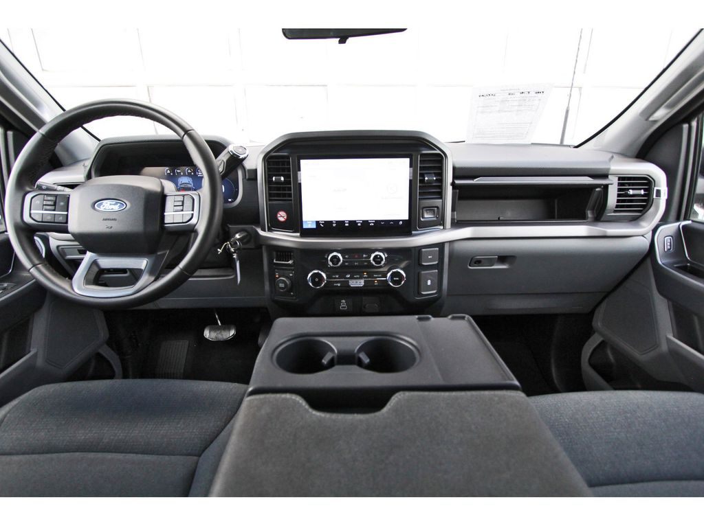 2025 Ford F-150 XLT - 8