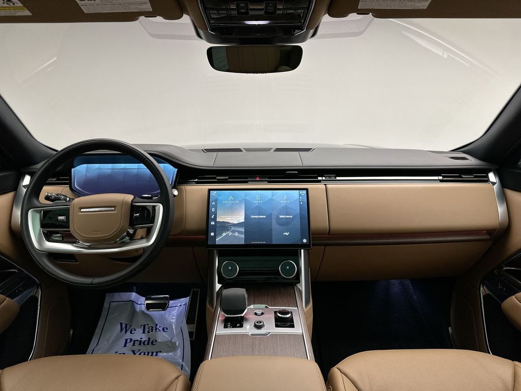 2023 Land Rover Range Rover SE 18