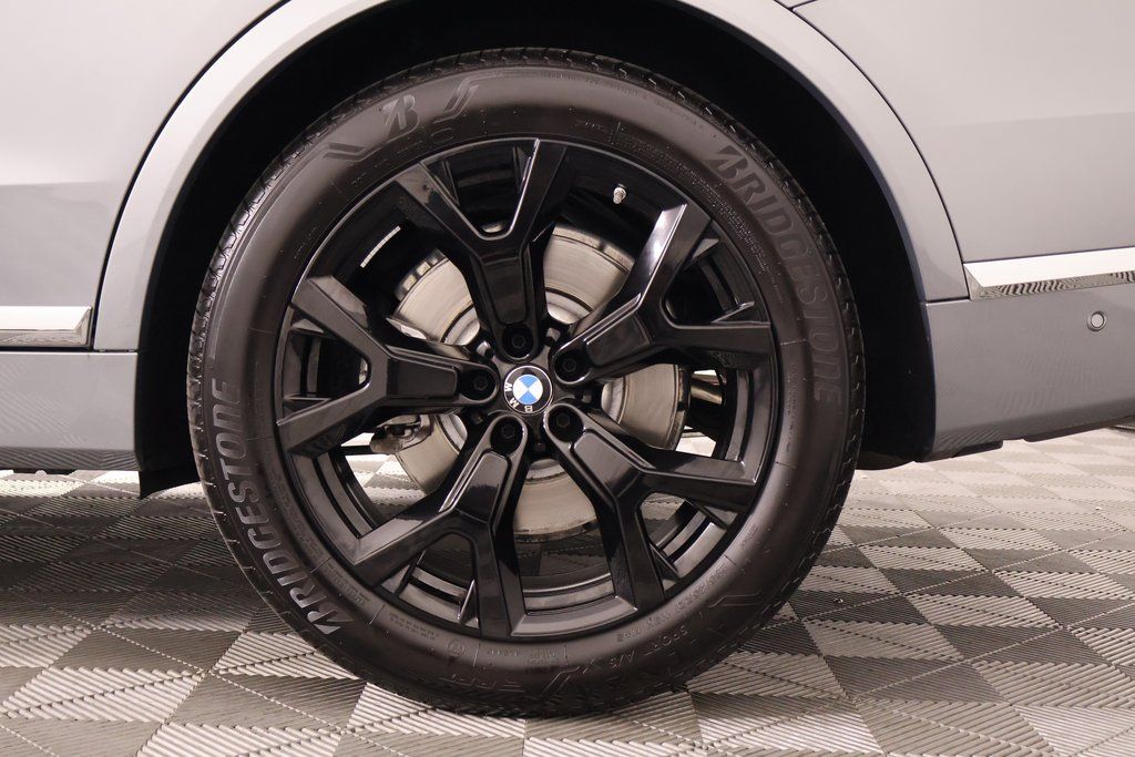 Thumbnail: 2025 BMW X7 - 17