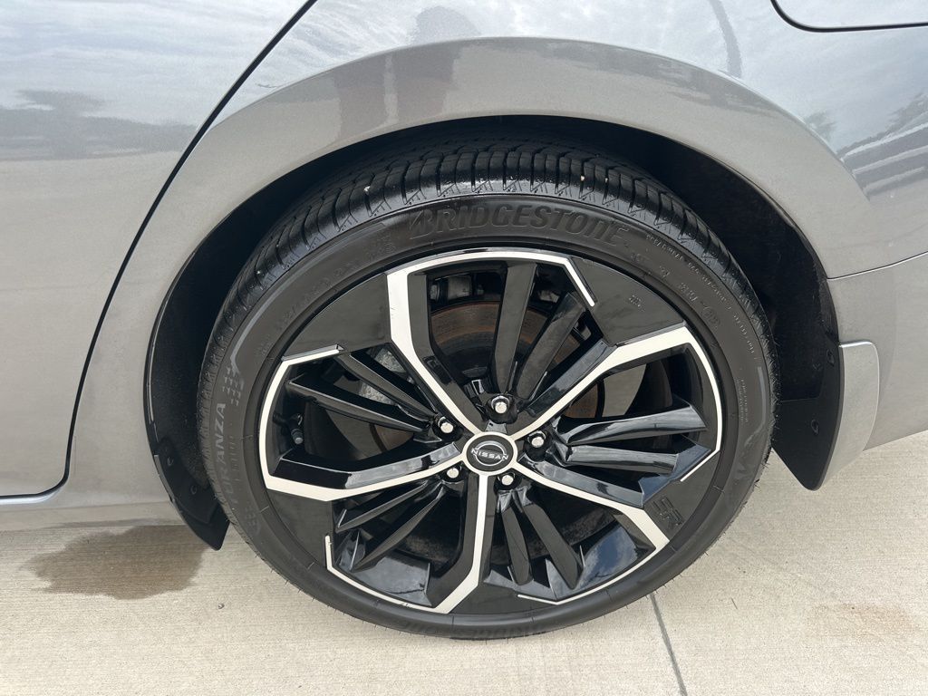 2024 Gun Metallic Nissan Altima 2.5 SR FWD Sedan