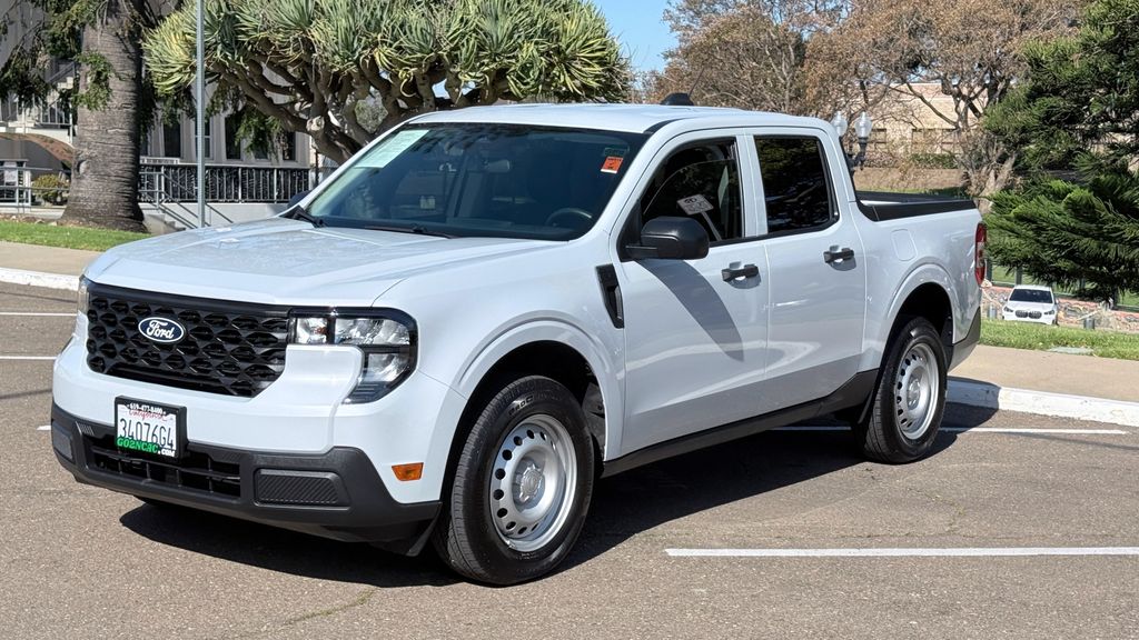 Used 2025 Ford Maverick XL 4D Crew Cab