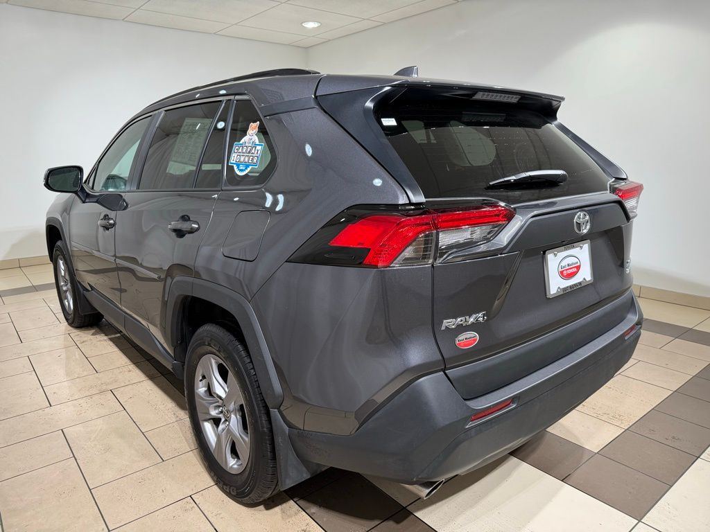 Thumbnail: 2022 Toyota RAV4 - 3