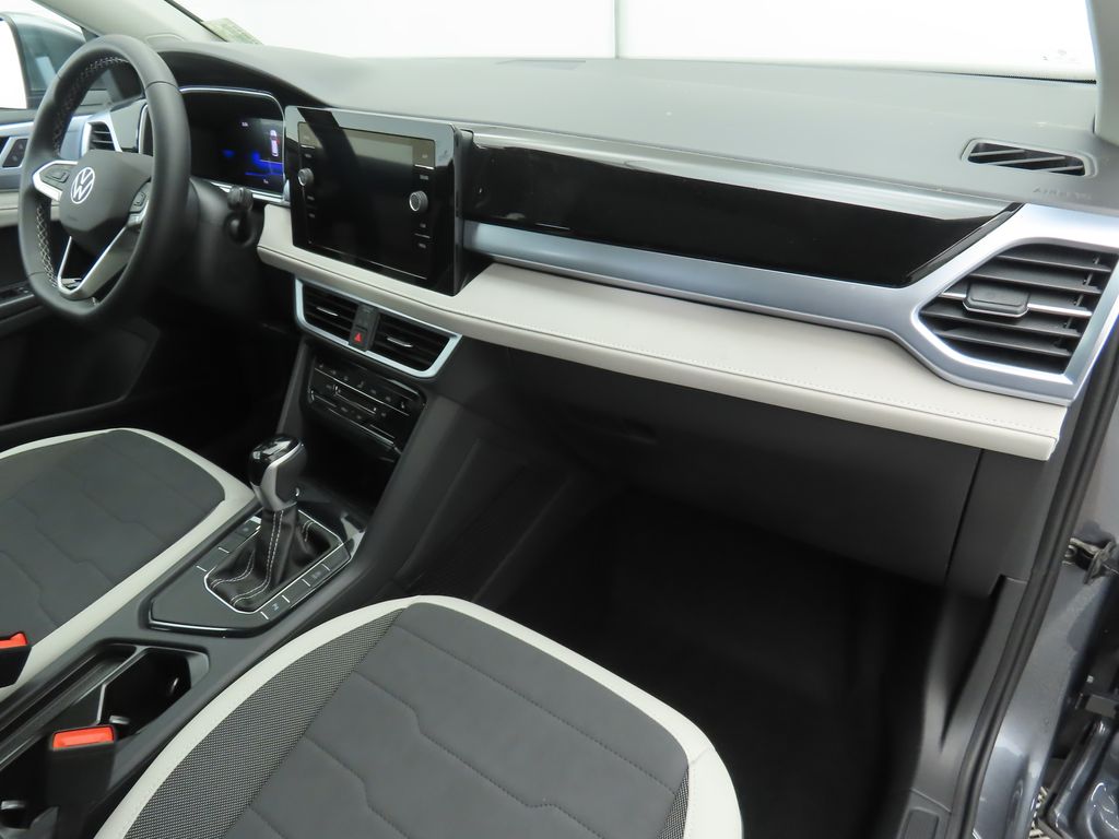 Thumbnail: 2025 Volkswagen Taos - 17