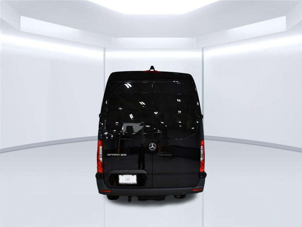 Thumbnail: 2025 Mercedes-Benz Sprinter - 7