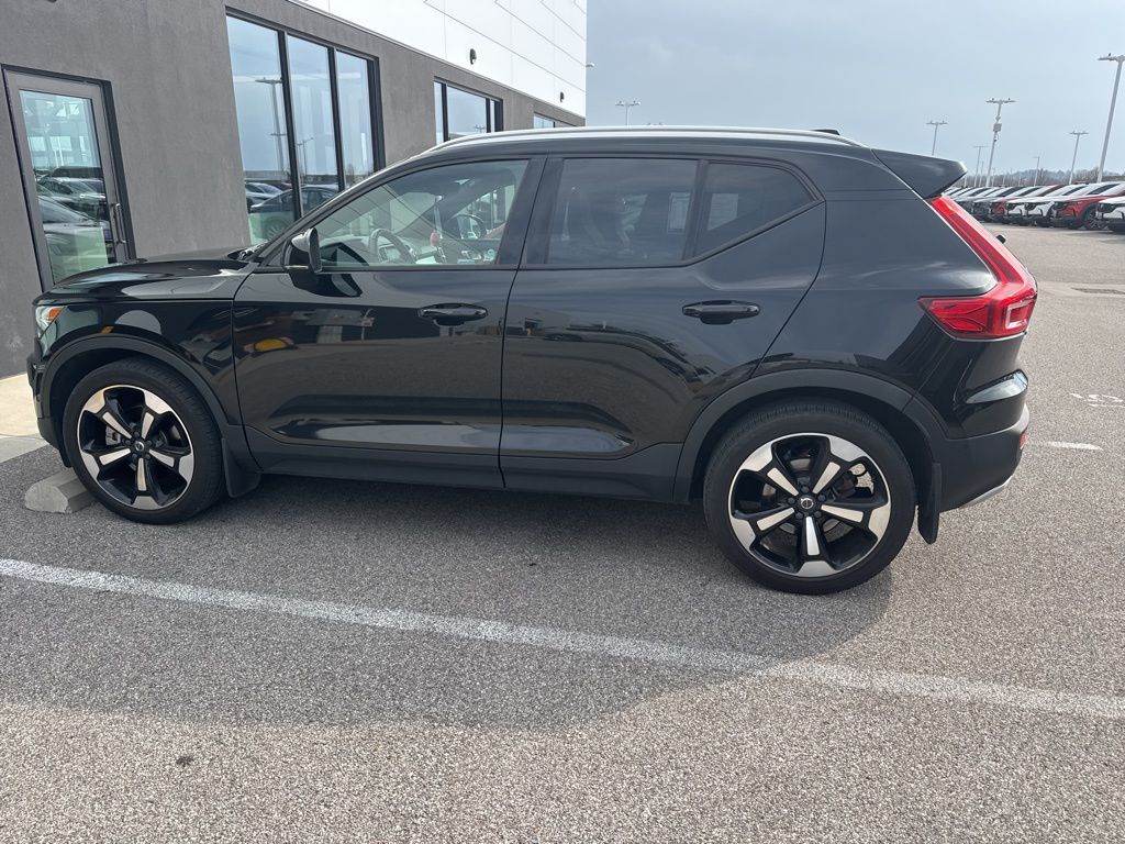 2019 Volvo XC40 T5 Momentum AWD