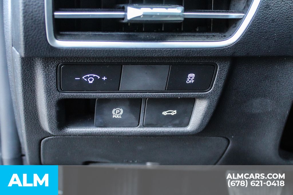 Used 2025 Blue Hyundai SEL image 31