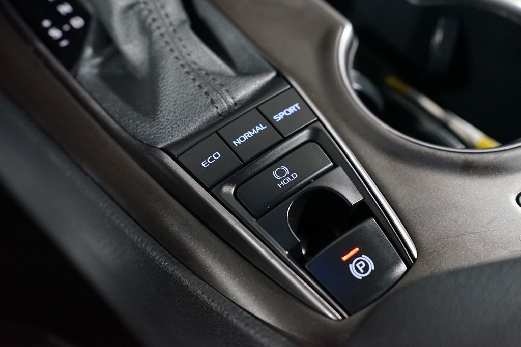 Thumbnail: 2023 Toyota Camry - 22