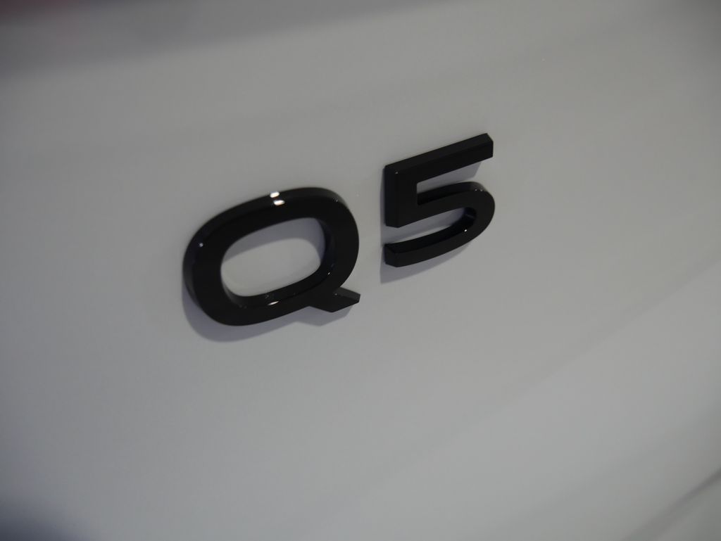 Thumbnail: 2025 Audi Q5 - 9