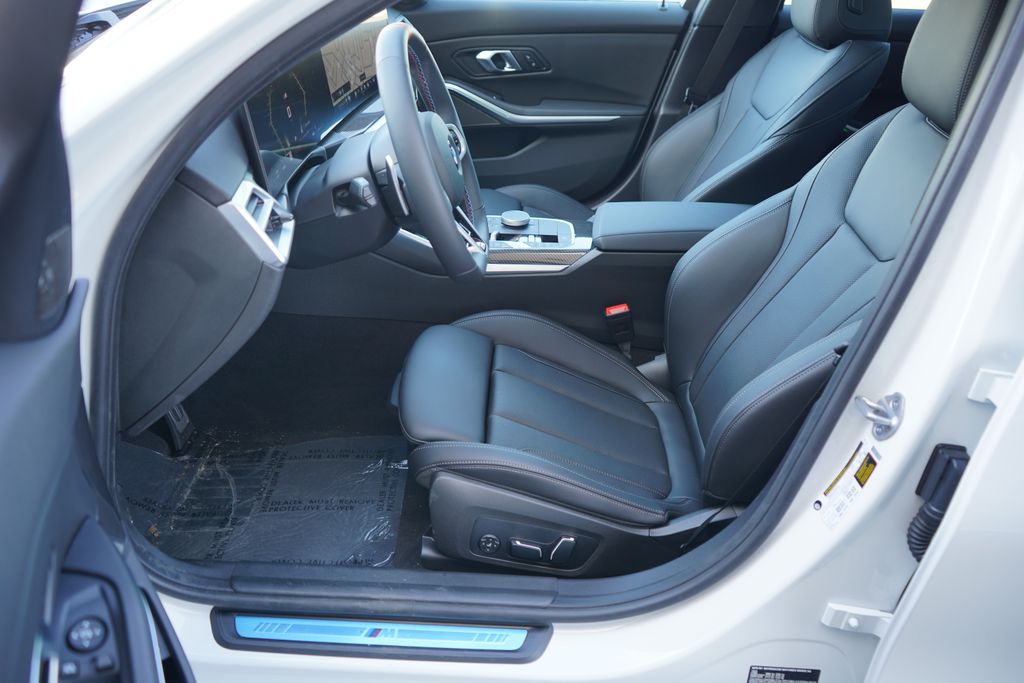 Thumbnail: 2026 BMW 3 Series - 11