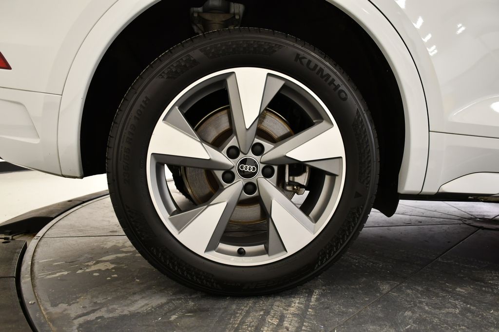 Thumbnail: 2024 Audi Q5 - 15