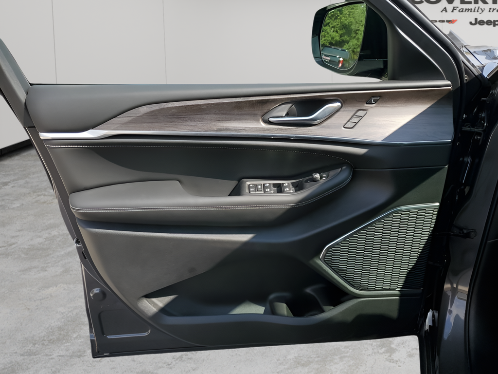 New Car 2025 Jeep Grand Cherokee  Overland For Sale Under $60,000 In Austin, Texas