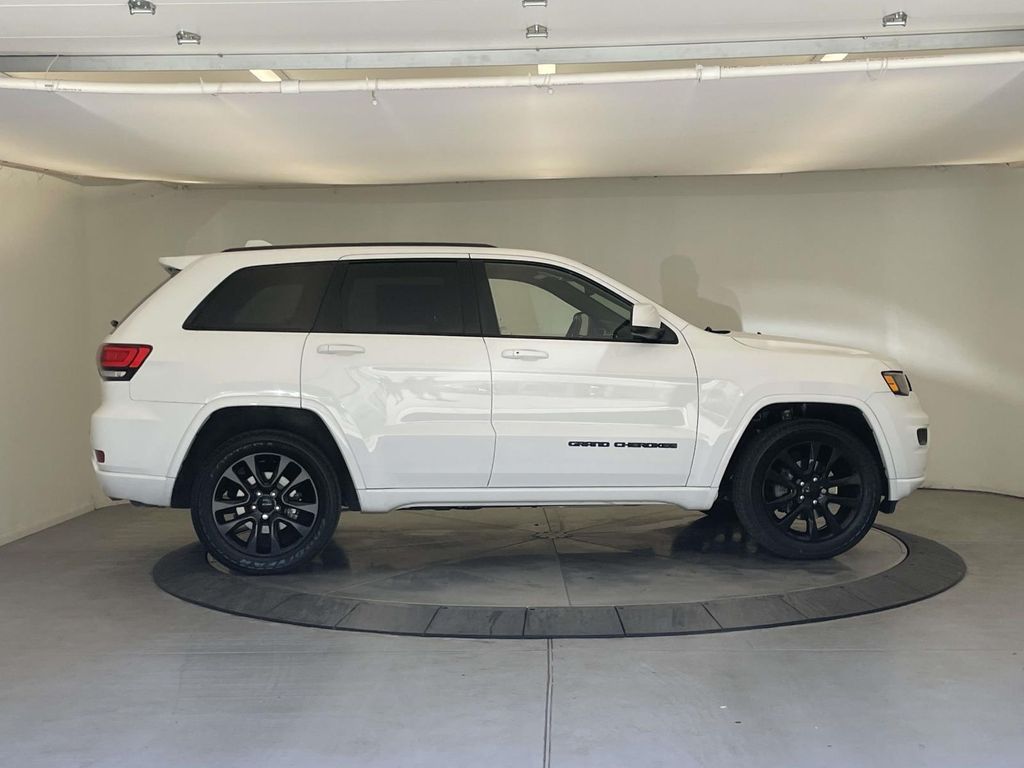 2018 Jeep Grand Cherokee Altitude - 7