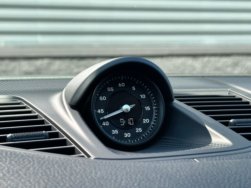 Thumbnail: 2026 Porsche Panamera - 30