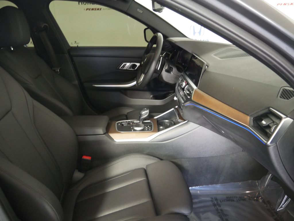 Thumbnail: 2021 BMW 3 Series - 6