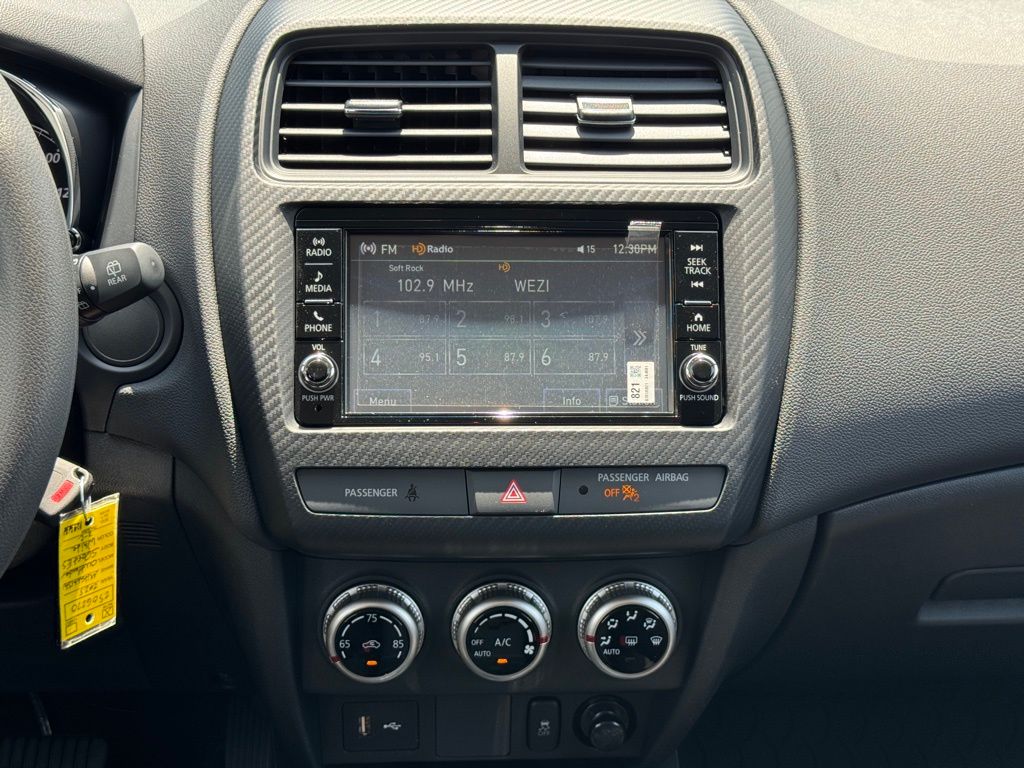 2025 Mitsubishi Outlander Sport ES photo 17