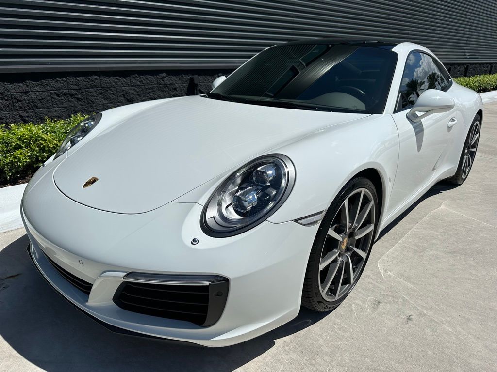 Thumbnail: 2017 Porsche 911 - 6
