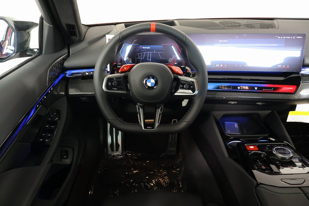 Thumbnail: 2026 BMW M5 - 3