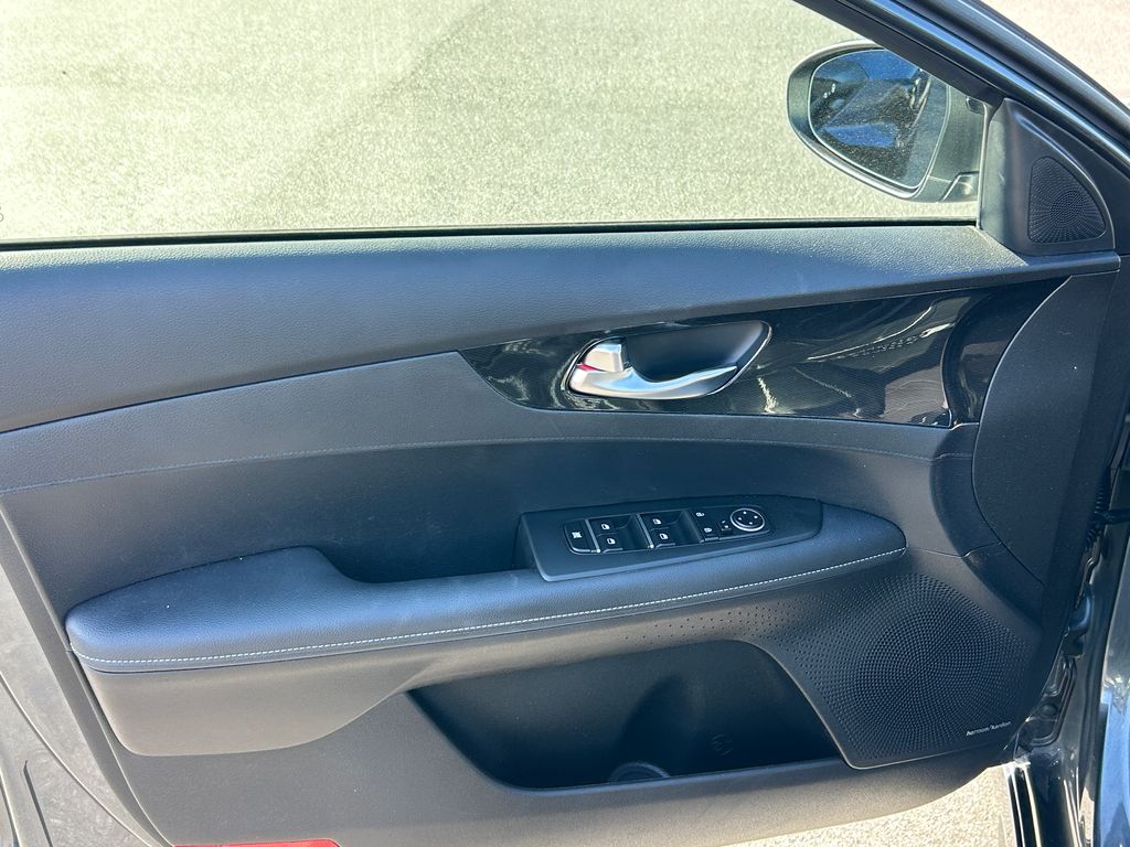 2023 Kia Forte GT-Line 11