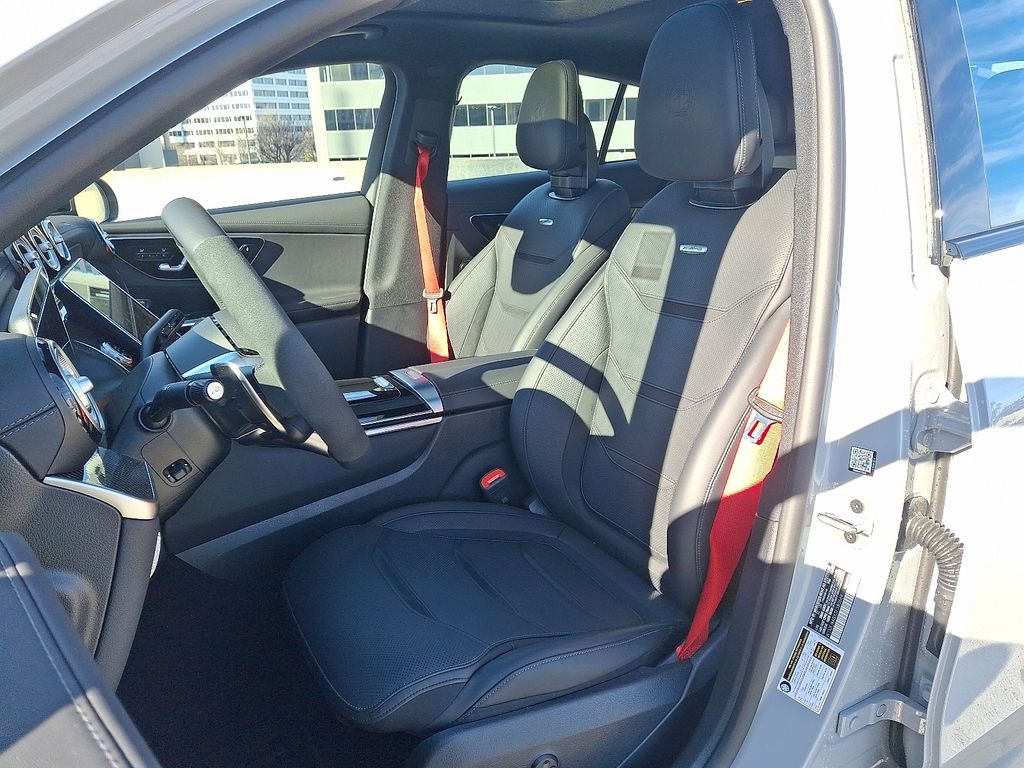 Thumbnail: 2025 Mercedes-Benz GLC - 15