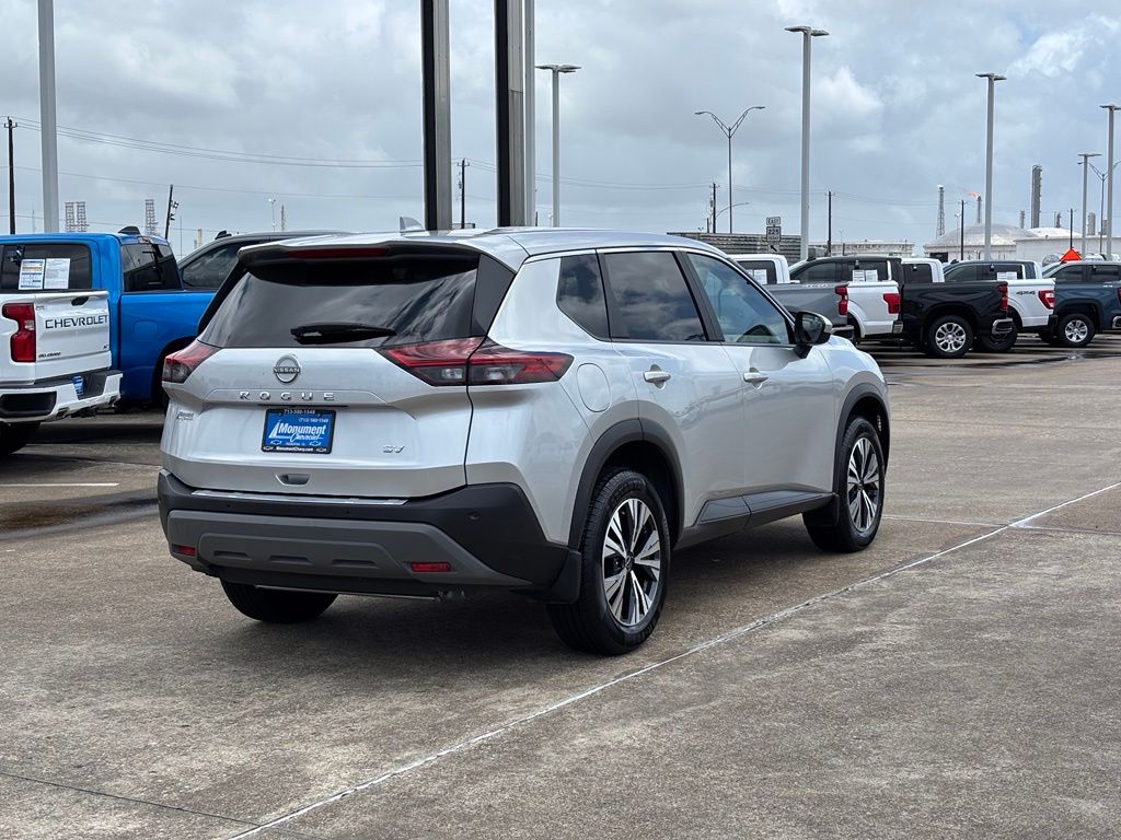 2023 Nissan Rogue SV - 9