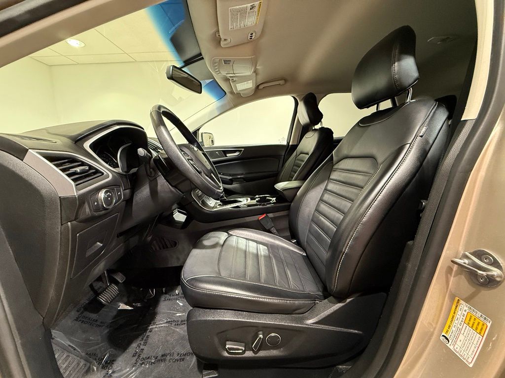 Thumbnail: 2017 Ford Edge - 13
