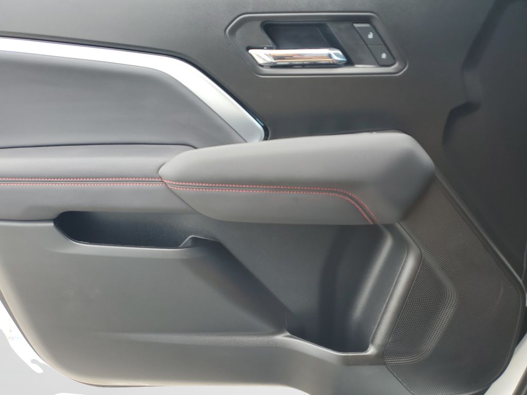 Certified Used 2025 White Chevrolet Z71 image 19