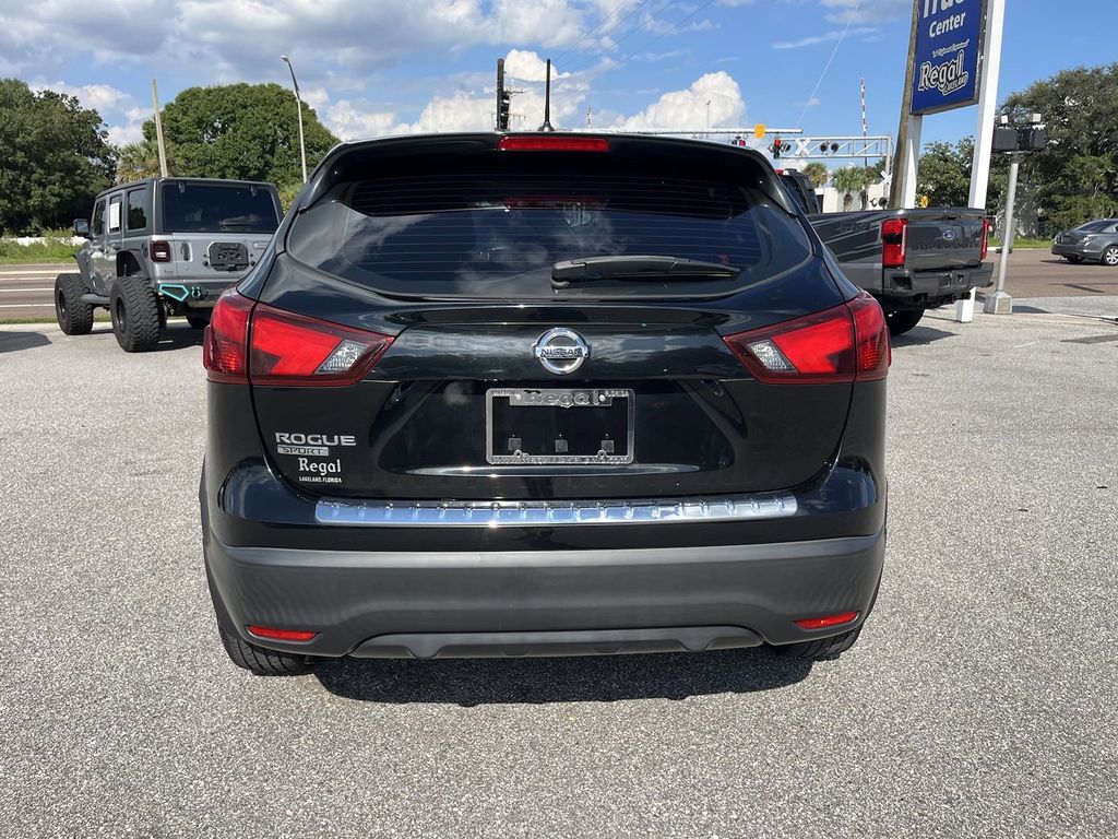 2018 Nissan Rogue Sport S 7