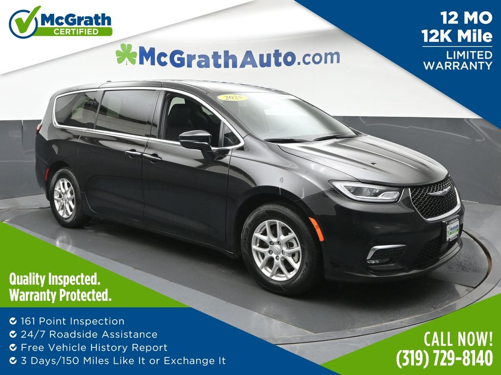 Diamond Black Crystal Pearlcoat 2025 Chrysler Pacifica Select FWD Minivan Front-Wheel Drive 9-Speed Automatic