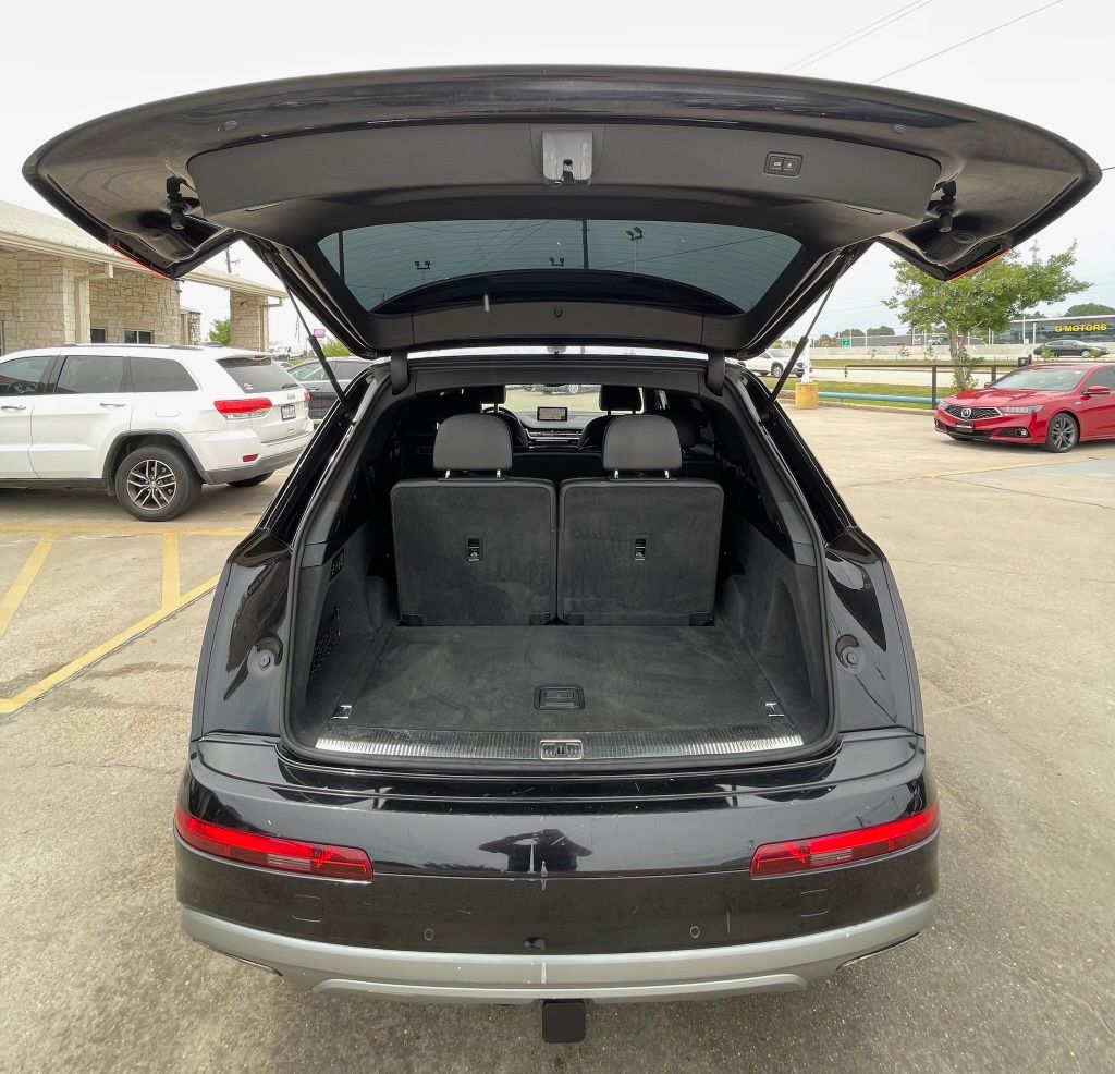 2017 Audi Q7 2.0T Premium Plus Black at Autostrade