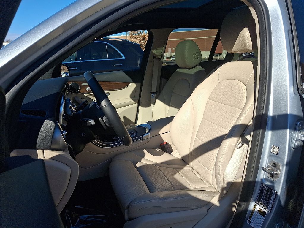 Thumbnail: 2021 Mercedes-Benz GLC - 13