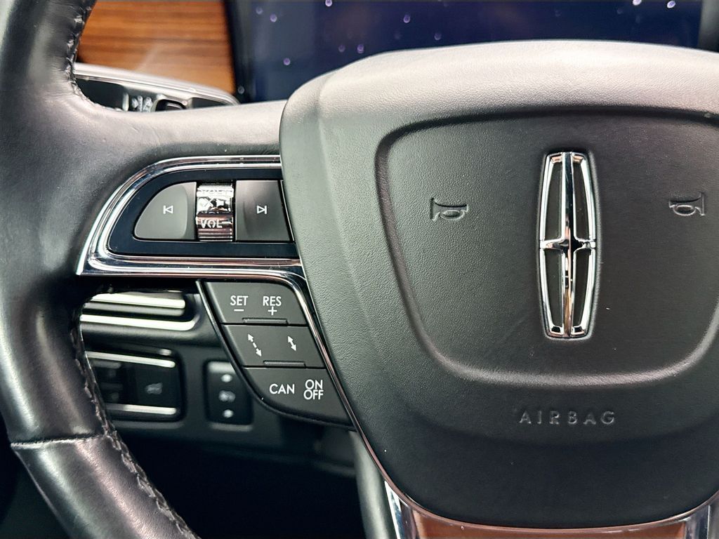 Thumbnail: 2020 Lincoln Navigator - 11