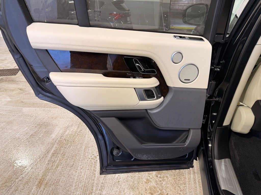 Thumbnail: 2021 Land Rover Range Rover - 25