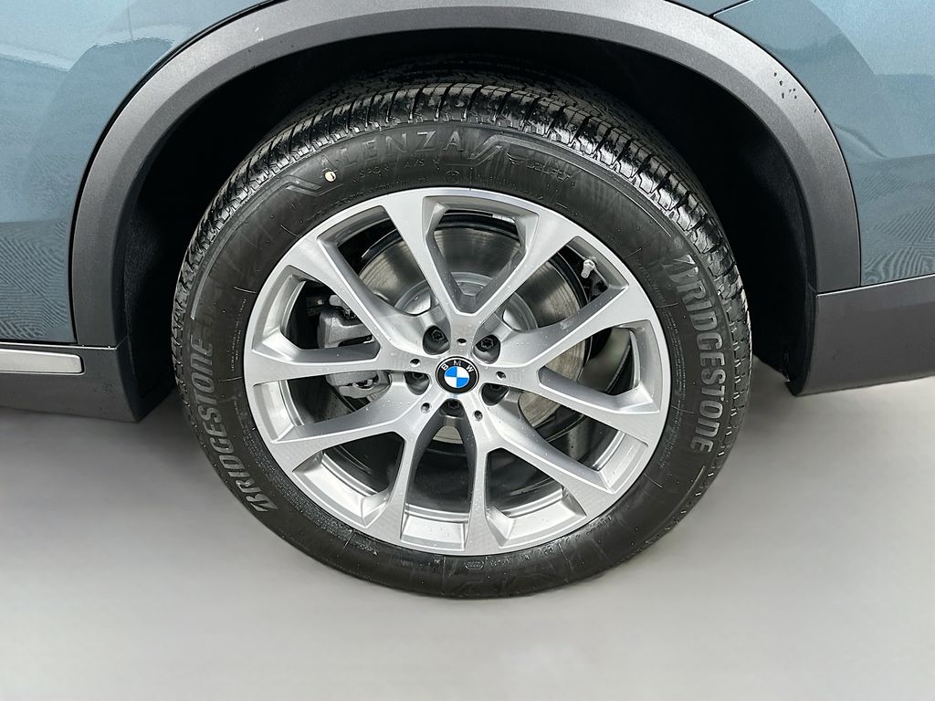 Thumbnail: 2026 BMW X5 - 23