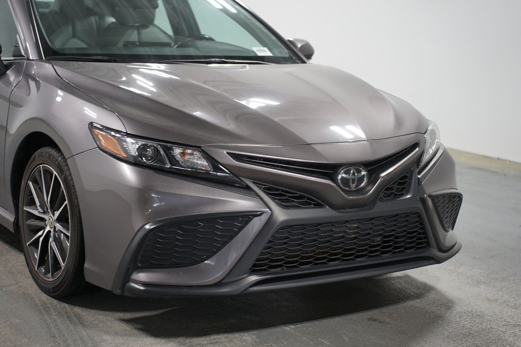 2023 Toyota Camry SE 4