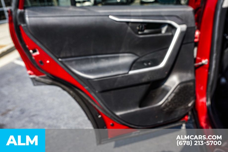 2021 Toyota RAV4 LE - Photo 48