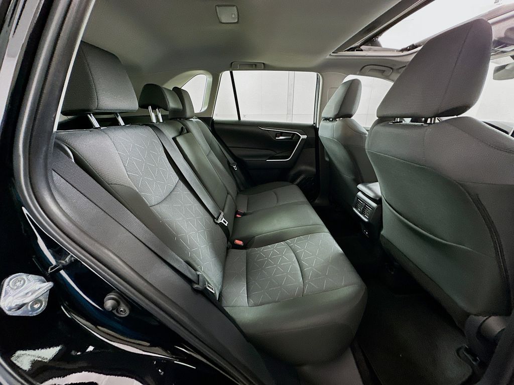 Thumbnail: 2025 Toyota RAV4 - 28