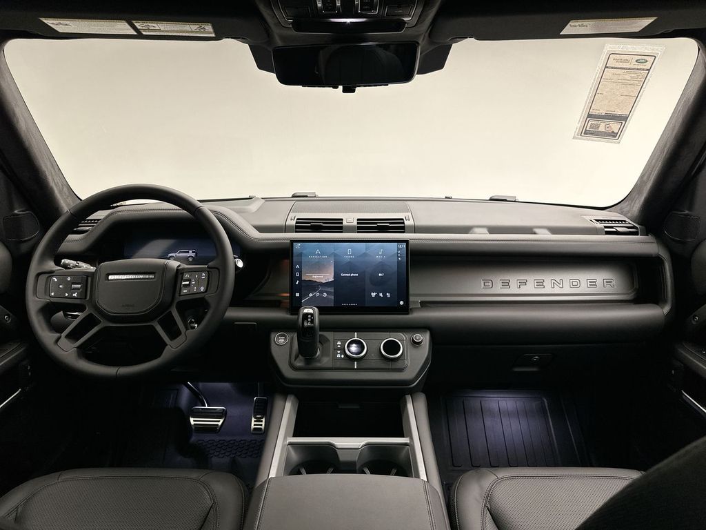 2025 Land Rover Defender 110 7