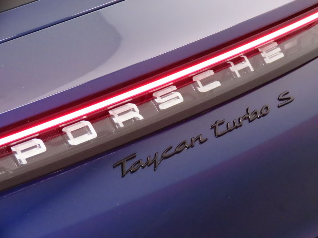 Thumbnail: 2021 Porsche Taycan - 12