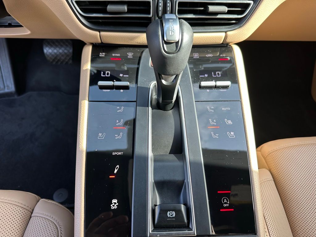 Thumbnail: 2024 Porsche Macan - 22